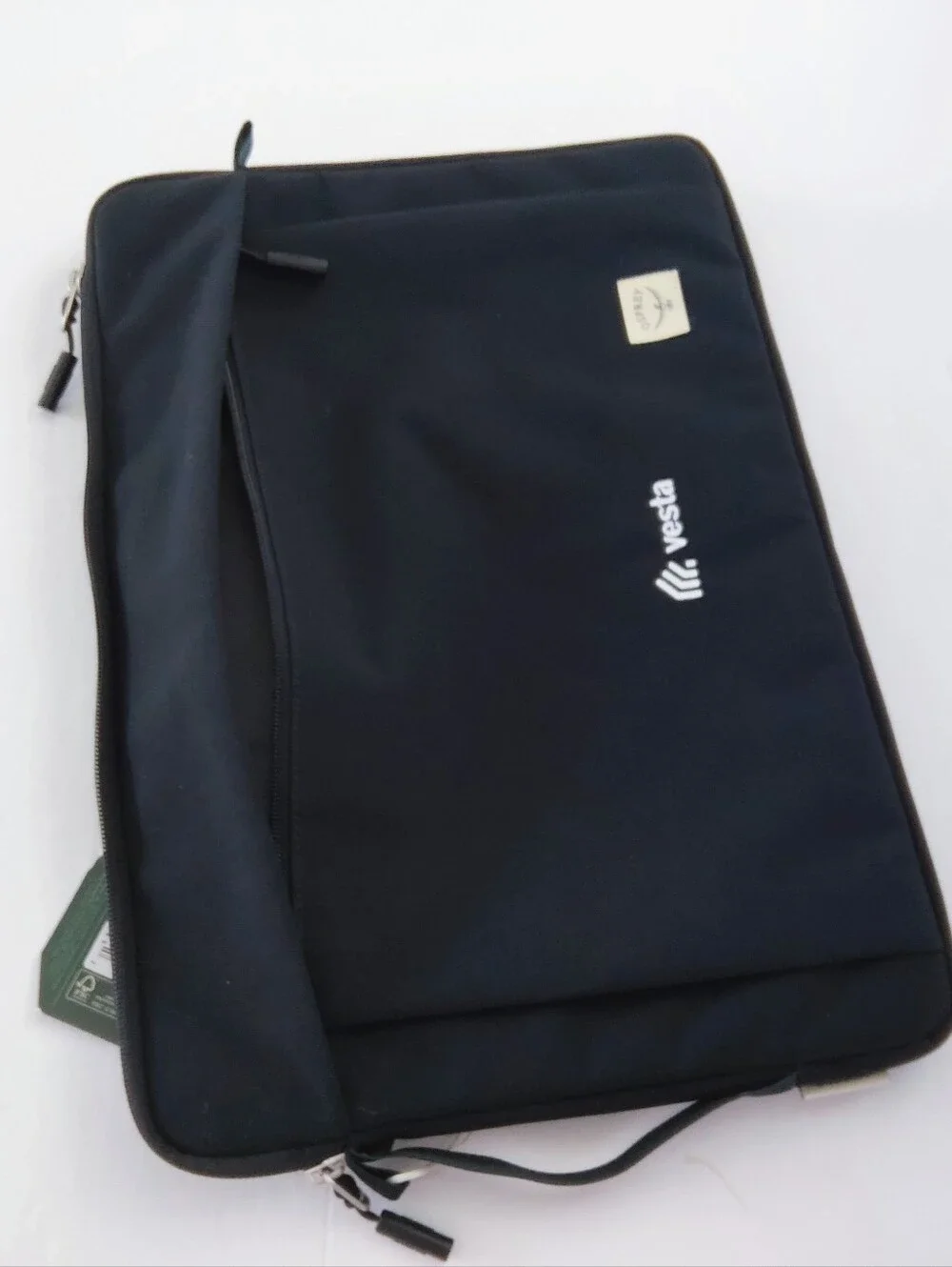 NWT. Osprey Arcane Black Laptop Sleeve. 11×16×1.
